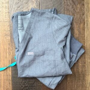 Heather Figs jogger scrub set